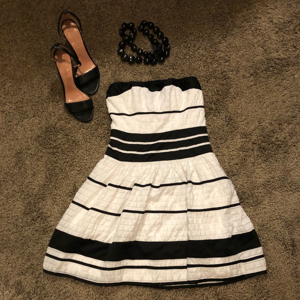 The Limited Black and White 👗
